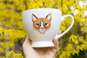 A gift idea for mum - a hand-painted object with a portrait