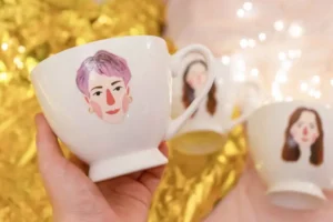 Hand-painted mugs with a portrait - Mother's Day gifts
