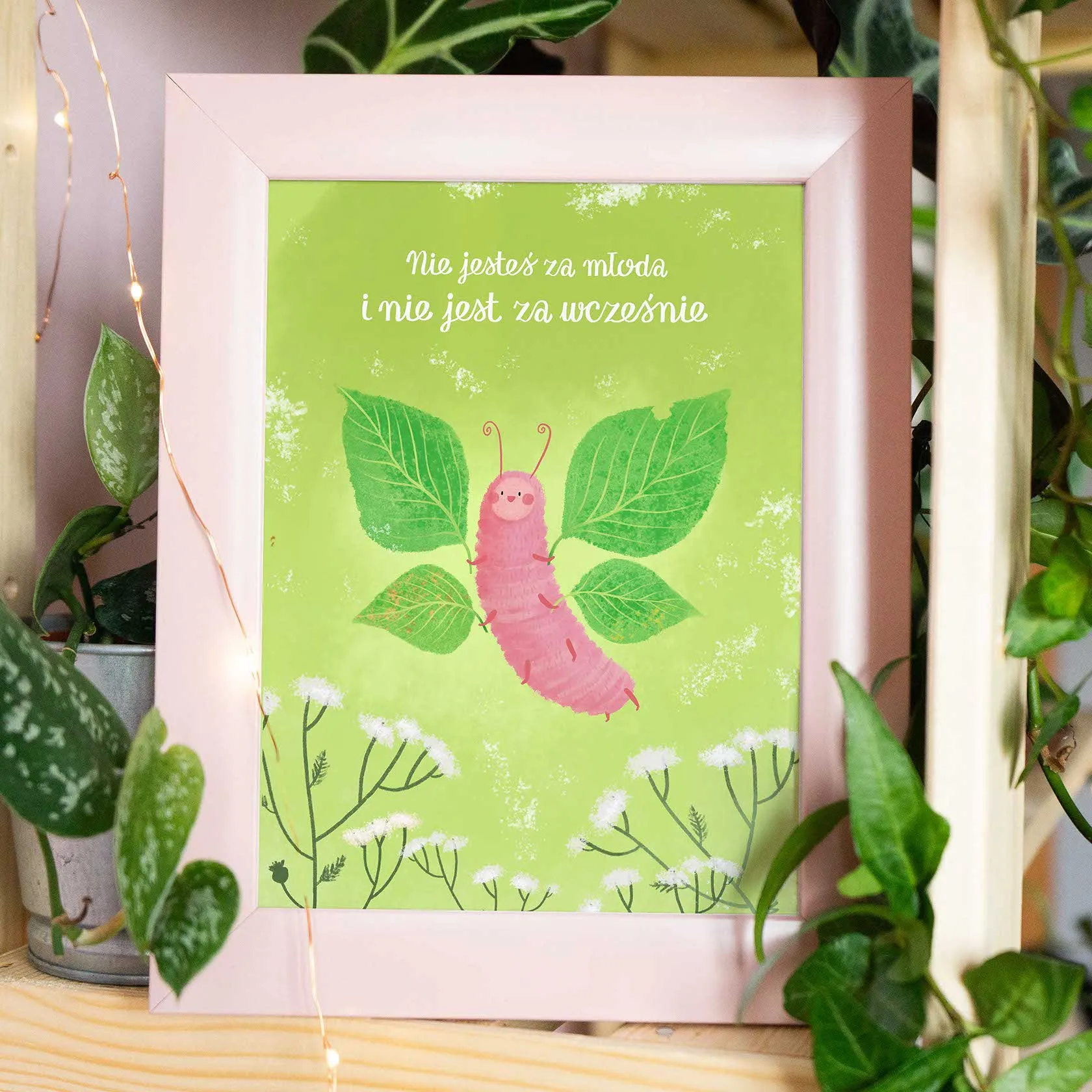 Plakat Za młoda - ilustracja na ścianę z typografią
